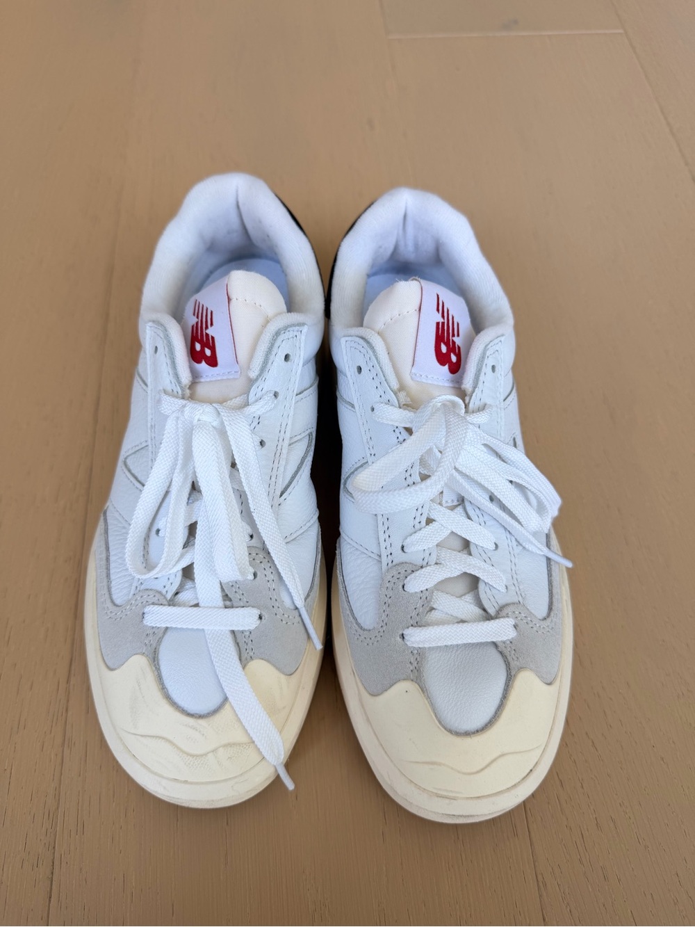 New Balance White and Gray Athletic Sneakers US men’s 6.5